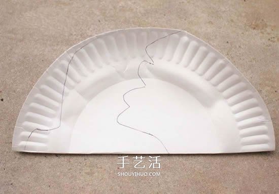 幼儿废物利用做纸盘火龙 简单手工西方龙的做法 -  www.shouyihuo.com