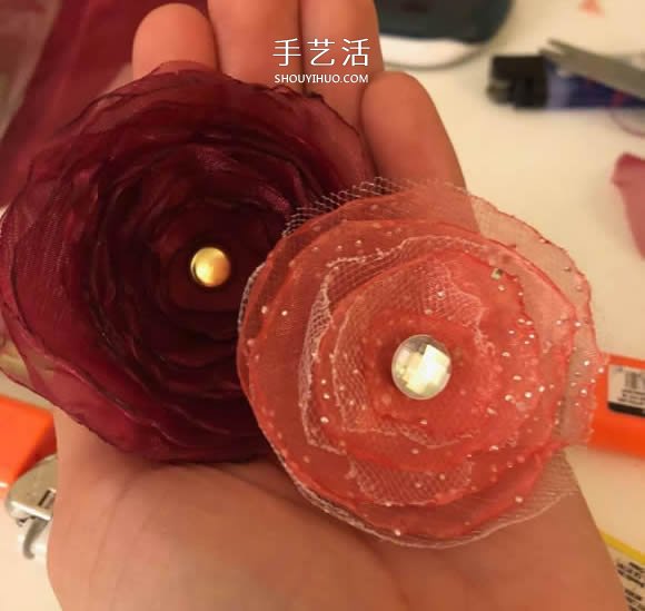 手工丝带花制作方法 简单又漂亮丝带做花教程 -  www.shouyihuo.com