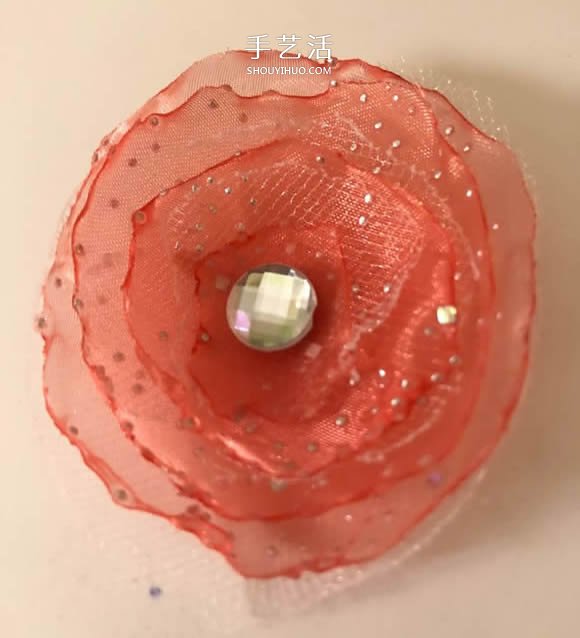手工丝带花制作方法 简单又漂亮丝带做花教程 -  www.shouyihuo.com