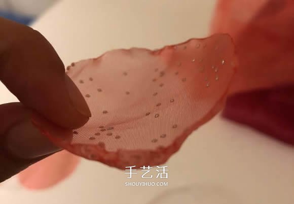 手工丝带花制作方法 简单又漂亮丝带做花教程 -  www.shouyihuo.com