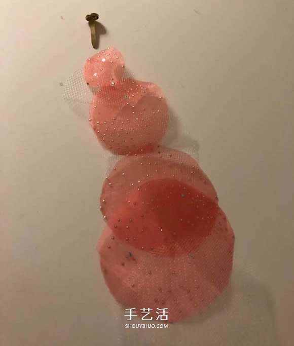 手工丝带花制作方法 简单又漂亮丝带做花教程 -  www.shouyihuo.com