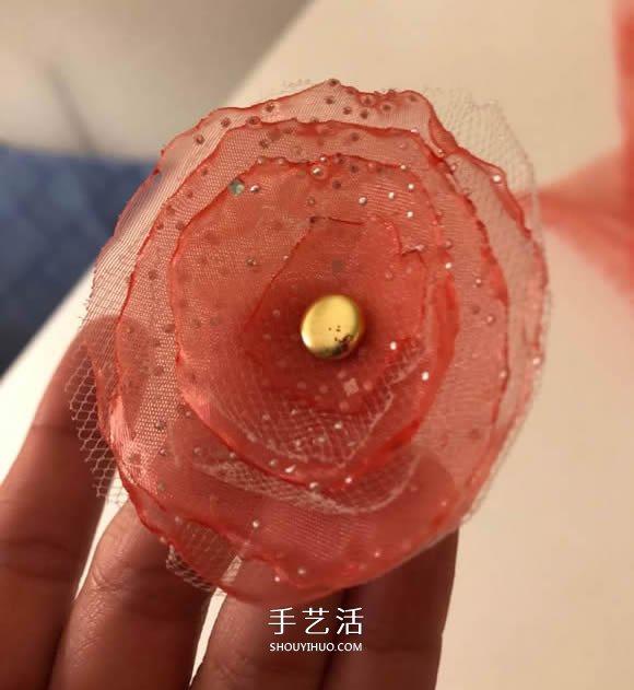 手工丝带花制作方法 简单又漂亮丝带做花教程 -  www.shouyihuo.com