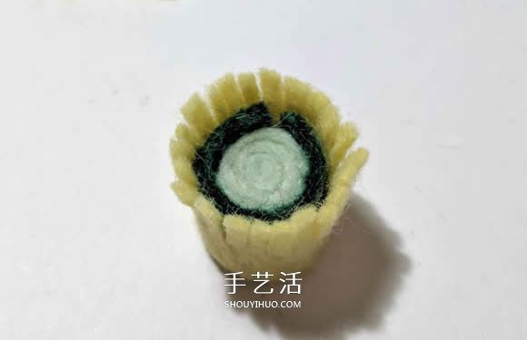 超多毛毡布花的制作方法 DIY美丽的花环头饰 -  www.shouyihuo.com