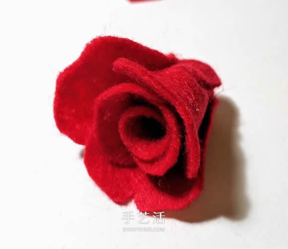 超多毛毡布花的制作方法 DIY美丽的花环头饰 -  www.shouyihuo.com