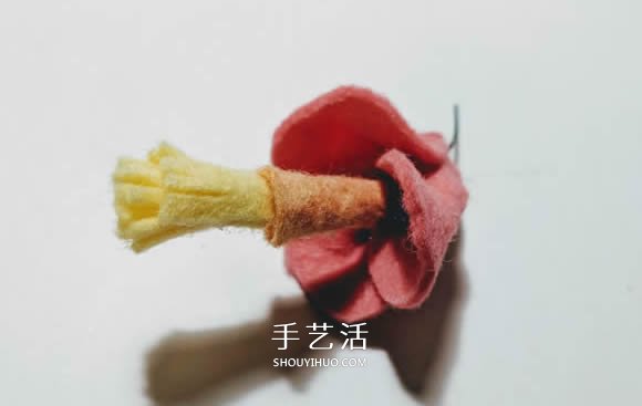 超多毛毡布花的制作方法 DIY美丽的花环头饰 -  www.shouyihuo.com