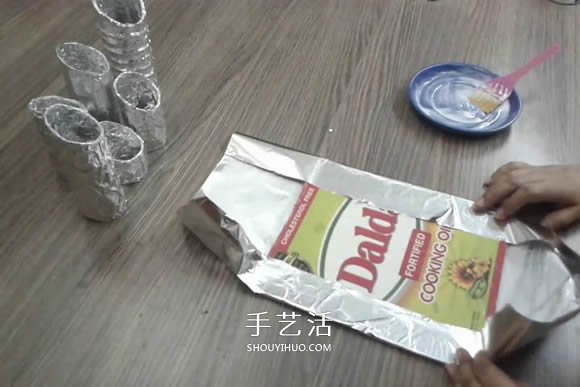 卷纸筒保鲜膜筒废物利用 手工制作多孔笔筒 -  www.shouyihuo.com
