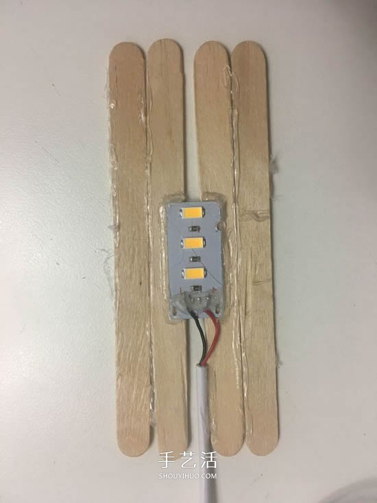 200根雪糕棍手工制作漂亮拱桥灯罩的方法教程 -  www.shouyihuo.com