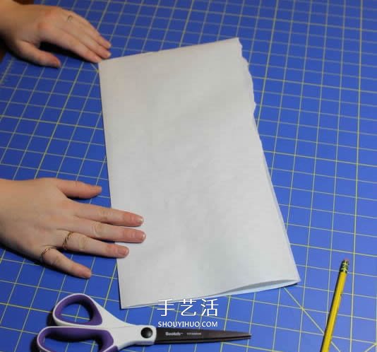几种漂亮雪花的折叠和剪纸方法图解步骤 -  www.shouyihuo.com
