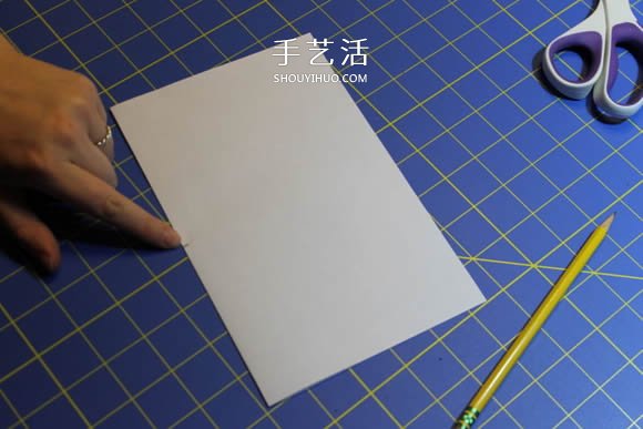 几种漂亮雪花的折叠和剪纸方法图解步骤 -  www.shouyihuo.com