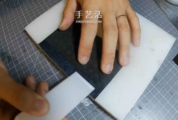自制皮革编织卡包的制作方法 时尚男款！ -  www.shouyihuo.com