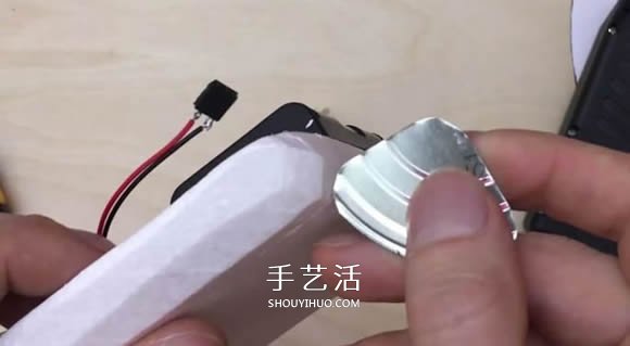 电动科技小制作：自制电动玩具船的方法 -  www.shouyihuo.com