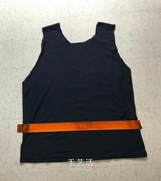 不用手缝！用旧T恤制作购物手提袋的方法 -  www.shouyihuo.com
