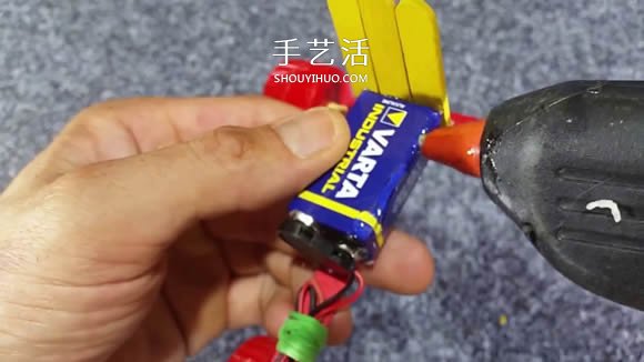 自制电动马达三轮车玩具的科技小制作教程 -  www.shouyihuo.com