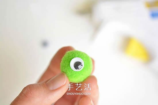 幼儿园废物利用制作卷纸筒火龙的方法图解 -  www.shouyihuo.com