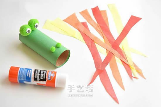 幼儿园废物利用制作卷纸筒火龙的方法图解 -  www.shouyihuo.com