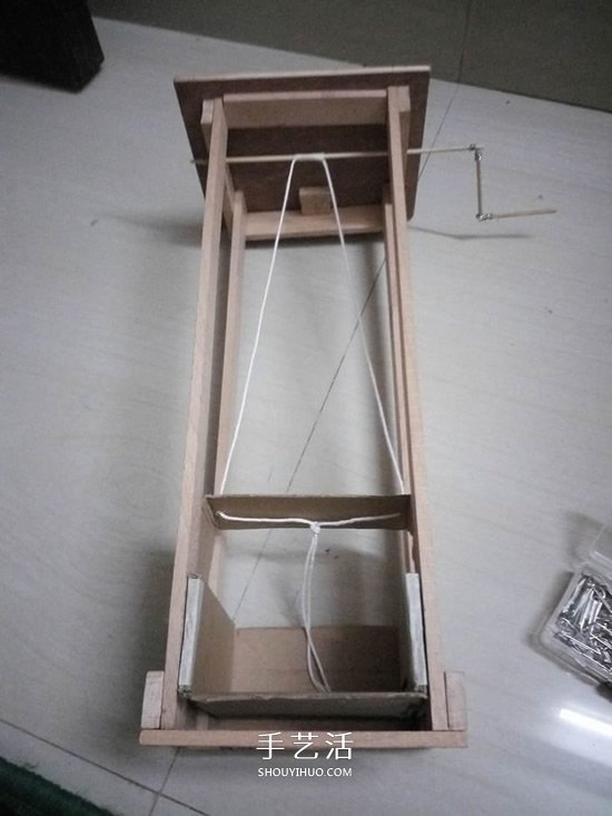 自制简易汽车电梯玩具的制作方法教程 -  www.shouyihuo.com