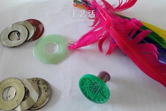 自制羽毛毽子的做法步骤图解教程 -  www.shouyihuo.com