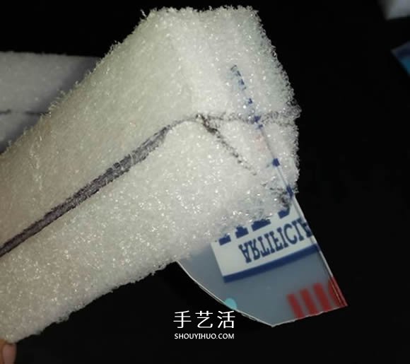 用泡沫板做双体帆船的制作方法图解教程 -  www.shouyihuo.com