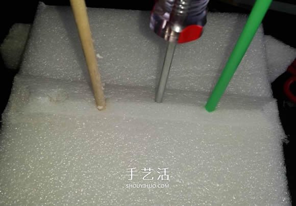 用泡沫板做双体帆船的制作方法图解教程 -  www.shouyihuo.com