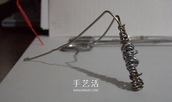 万圣节手工制作回形针怪物的教程图解 -  www.shouyihuo.com