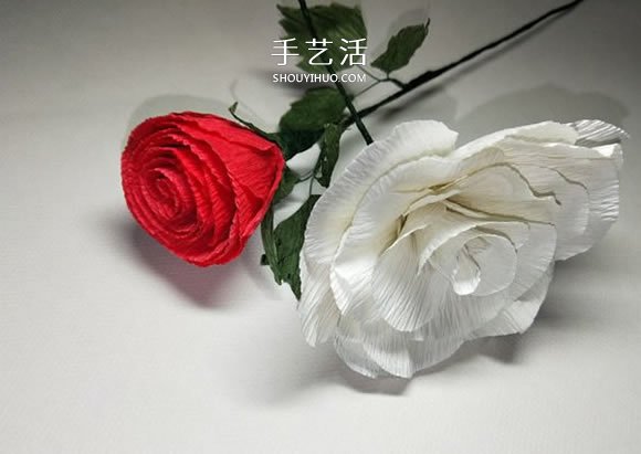 皱纹纸手工制作火红玫瑰花的方法 简单漂亮！ -  www.shouyihuo.com