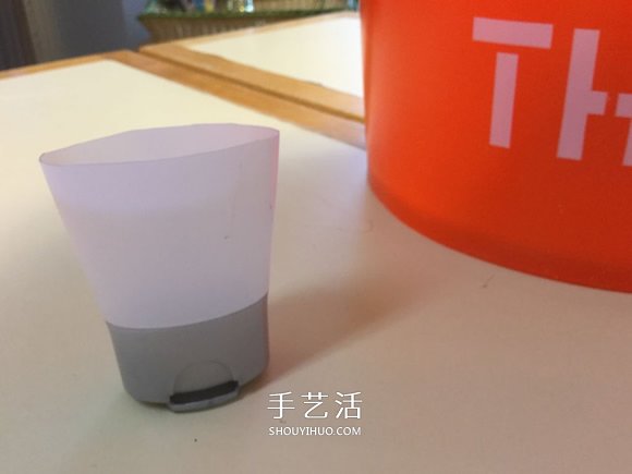 自制滚弹珠玩具的方法 简单的废物利用小制作 -  www.shouyihuo.com