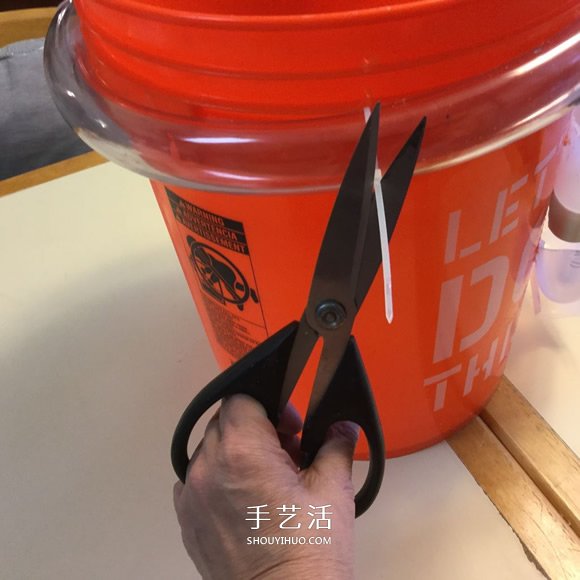 自制滚弹珠玩具的方法 简单的废物利用小制作