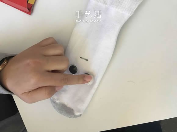 袜子手工制作手偶玩具 用它表演木偶戏！ -  www.shouyihuo.com