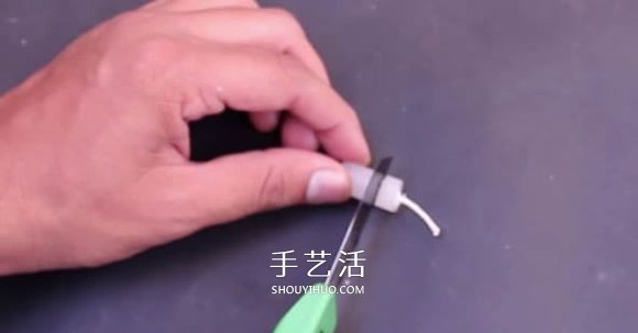 自制两轮橡皮筋动力车玩具的制作方法图解 -  www.shouyihuo.com