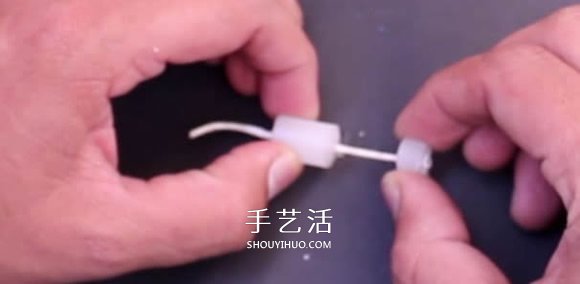 自制两轮橡皮筋动力车玩具的制作方法图解 -  www.shouyihuo.com