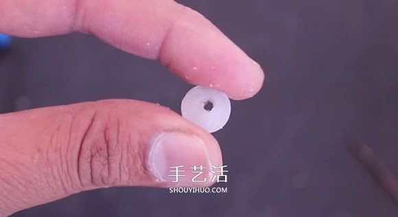 自制两轮橡皮筋动力车玩具的制作方法图解 -  www.shouyihuo.com