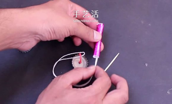 自制两轮橡皮筋动力车玩具的制作方法图解 -  www.shouyihuo.com