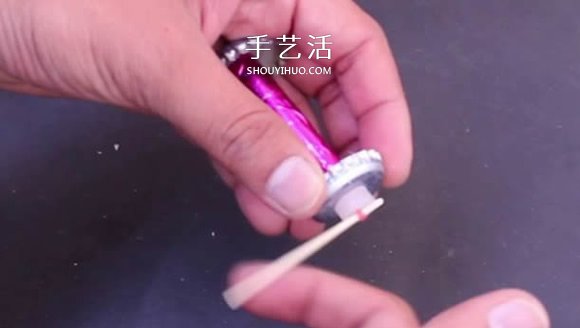 自制两轮橡皮筋动力车玩具的制作方法图解 -  www.shouyihuo.com