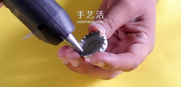 自制口哨的方法图解 只需啤酒瓶盖和易拉罐！ -  www.shouyihuo.com