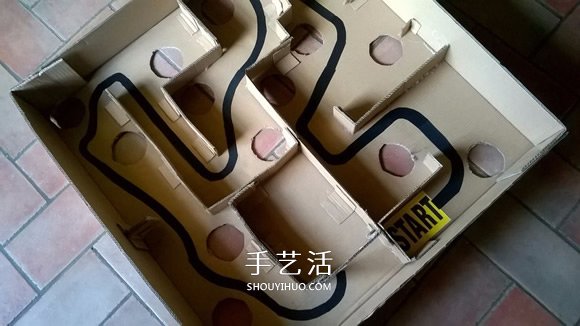 纸箱制作迷宫玩具的方法 能让两个人一起玩！ -  www.shouyihuo.com