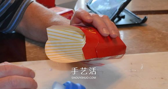 麦当劳包装盒废物利用 手工制作酷炫赛车模型 -  www.shouyihuo.com