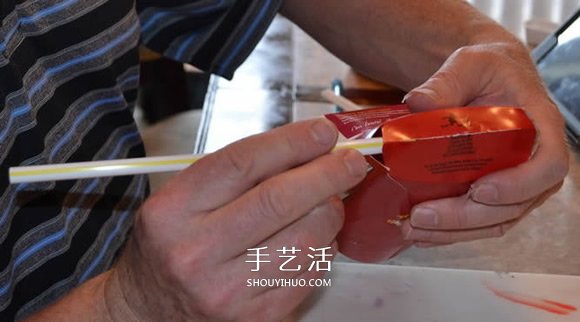 麦当劳包装盒废物利用 手工制作酷炫赛车模型 -  www.shouyihuo.com