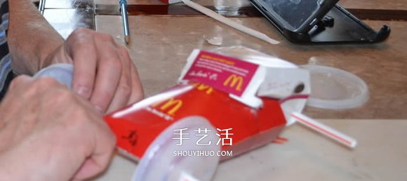 麦当劳包装盒废物利用 手工制作酷炫赛车模型 -  www.shouyihuo.com
