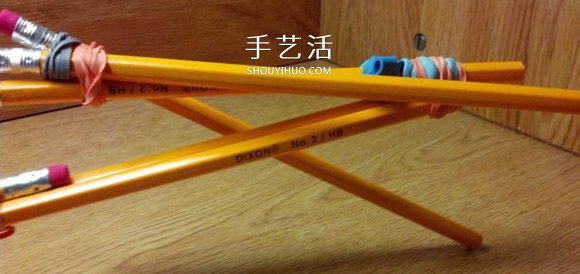 投石机的简单小制作 几根铅笔就可以搞定！ -  www.shouyihuo.com