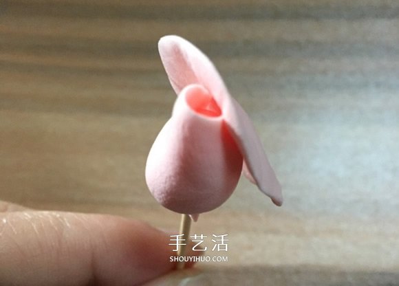 超轻粘土玫瑰花的手工制作方法图解 -  www.shouyihuo.com