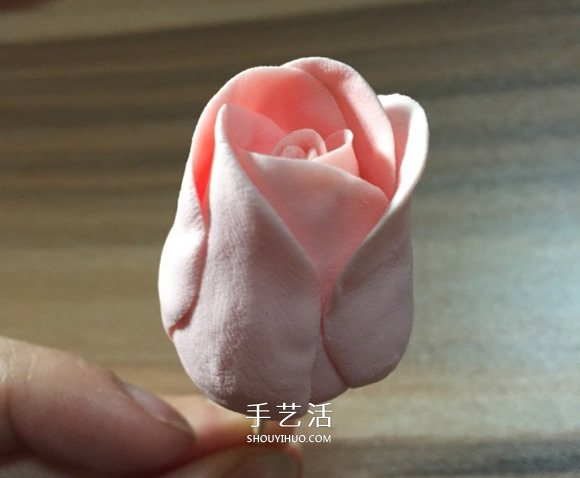 超轻粘土玫瑰花的手工制作方法图解 -  www.shouyihuo.com
