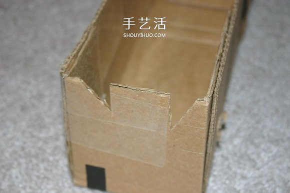 用纸板箱手工制作橡皮筋动力车的方法 -  www.shouyihuo.com