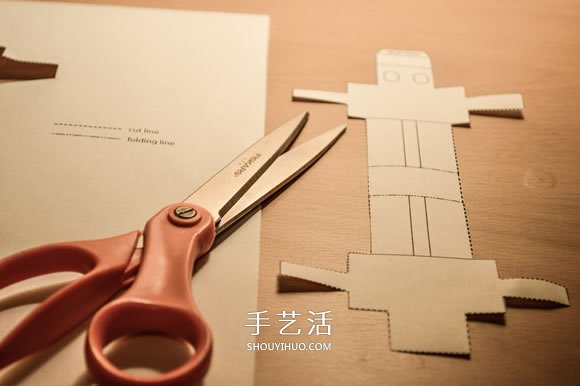 最简单机器人纸模型的制作方法 -  www.shouyihuo.com