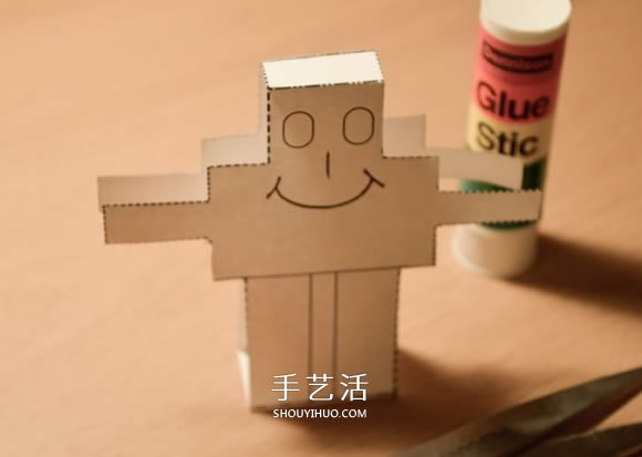 最简单机器人纸模型的制作方法 -  www.shouyihuo.com