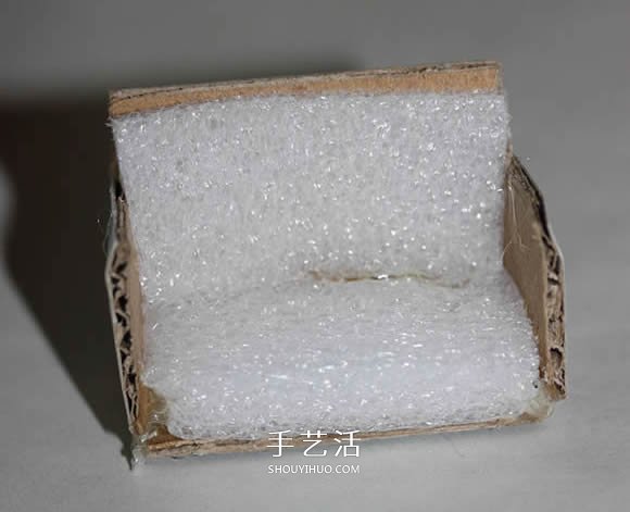 瓦楞纸板手工制作微型扶手椅图解教程 -  www.shouyihuo.com