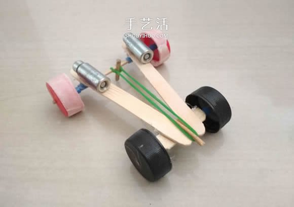 废物利用DIY橡皮筋动力回力车的方法 -  www.shouyihuo.com
