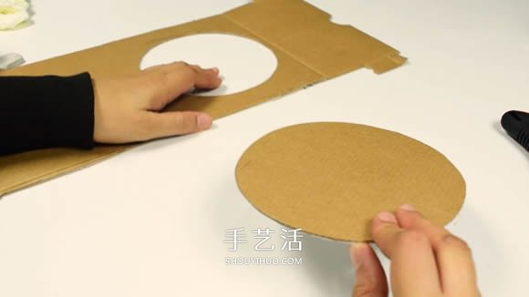 纸粘土和玻璃瓶手工制作童话小屋 -  www.shouyihuo.com