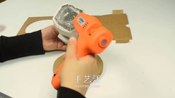 纸粘土和玻璃瓶手工制作童话小屋 -  www.shouyihuo.com