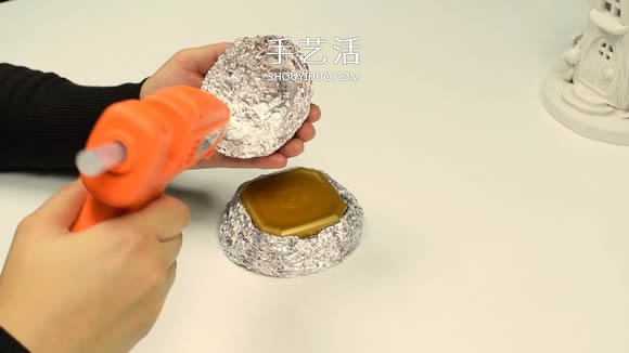 纸粘土和玻璃瓶手工制作童话小屋 -  www.shouyihuo.com
