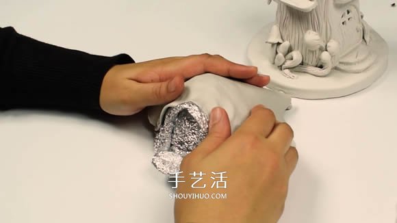 纸粘土和玻璃瓶手工制作童话小屋 -  www.shouyihuo.com